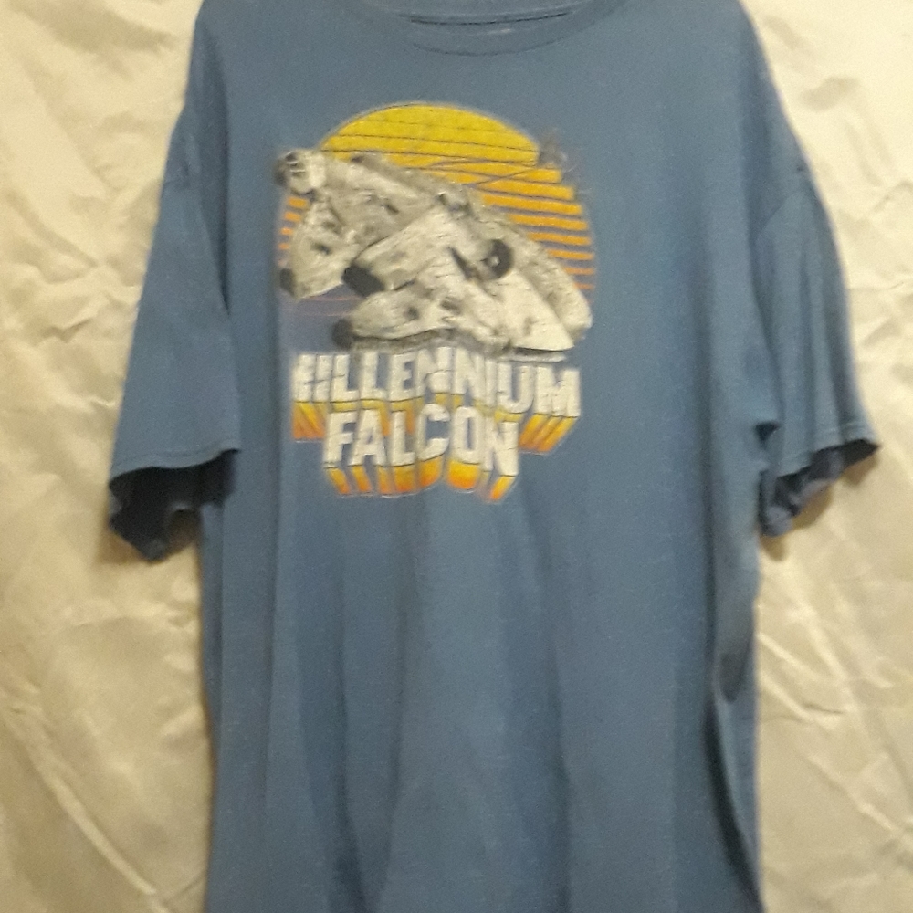Star Wars Millenium Falcon graphic tee